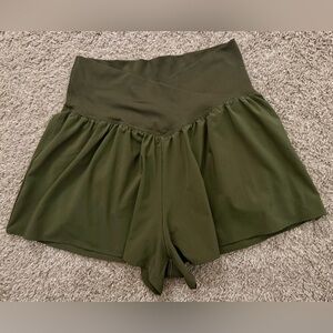 Aerie Offline Olive Green Women's Flowy Shorts - Size M - EUC
